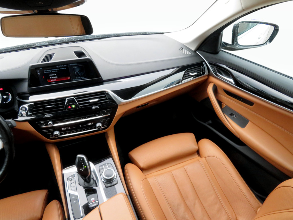 BMW 5 2018