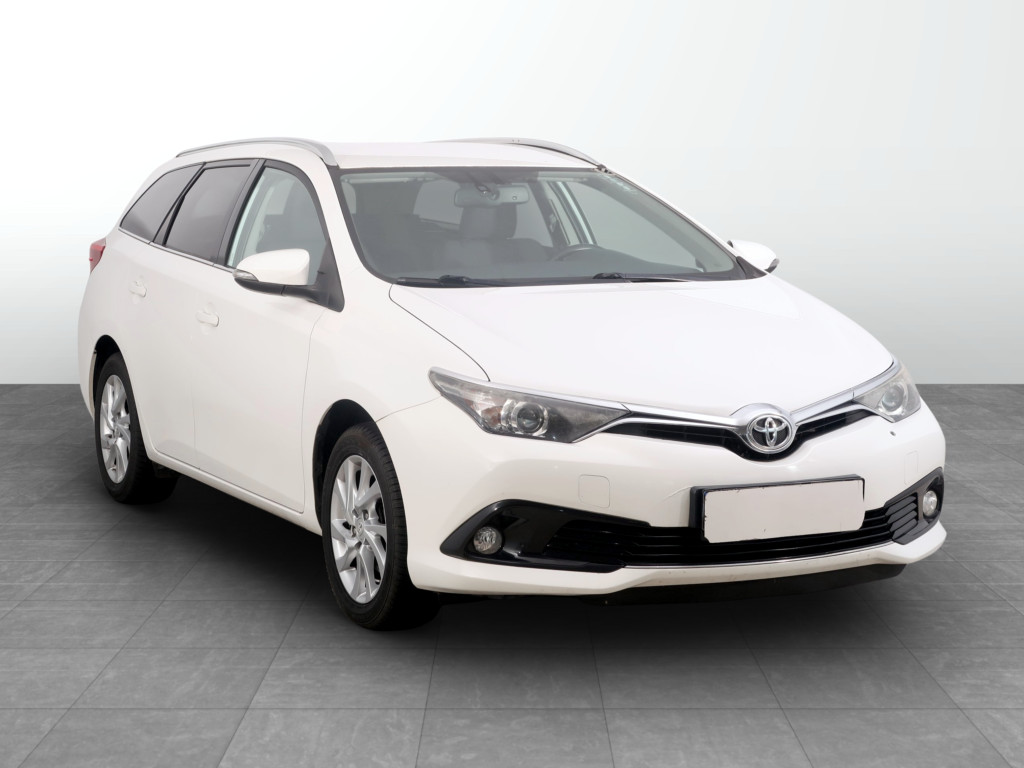 Toyota Auris 2015